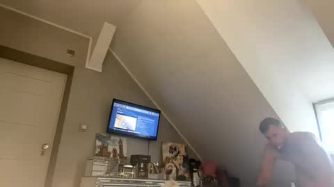 crazy couple online show from October 18, 2025, 12:28 pm