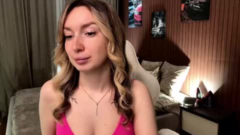 _crystal_moon_1 online show from May 28, 2026, 9:12 pm