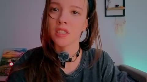 DemiDee online show from June 23, 2026, 8:40 pm
