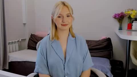 Snapshot of _dewpoint_ chatting on September 14, 2025, 7:40 am Ri   online show from September 14, 2025, 7:40 am