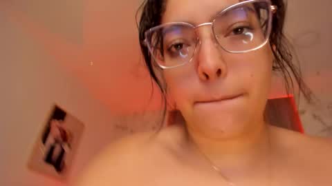 Snapshot of _dollargirl_ chatting on March 5, 2026, 1:40 pm Abril online show from March 5, 2026, 1:40 pm