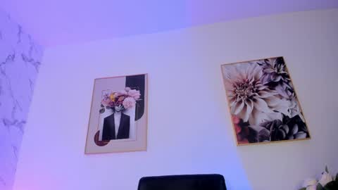 Snapshot of _dollargirl_ chatting on April 5, 2026, 1:41 pm Abril online show from April 5, 2026, 1:41 pm