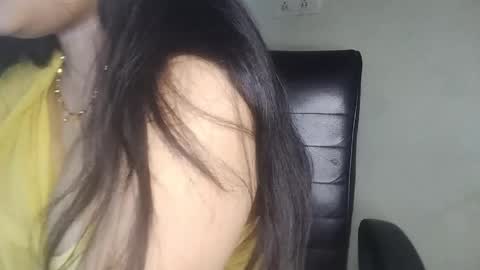 _dreamgirl_0 online show from April 19, 2026, 10:03 am