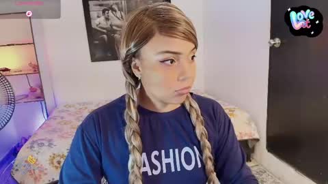 Snapshot of _eilish chatting on April 29, 2026, 8:15 pm _eilish online show from April 29, 2026, 8:15 pm
