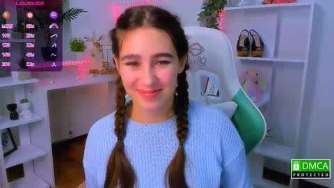 Lizzy  online show from November 21, 2025, 10:30 pm