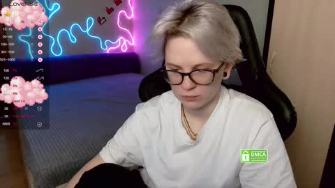 chloue and Gretta online show from November 9, 2025, 7:23 pm