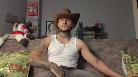 Snapshot of _emilio_escobar chatting on December 22, 2024, 10:38 am Emilio online show from December 22, 2024, 10:38 am