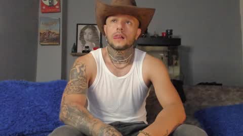 Snapshot of _emilio_escobar chatting on January 21, 2025, 10:41 am Emilio online show from January 21, 2025, 10:41 am