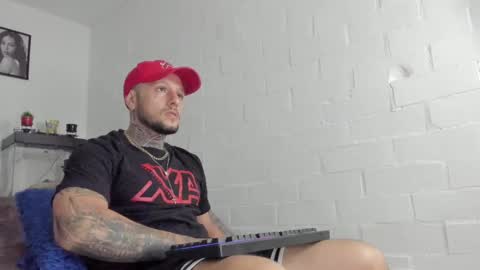 Snapshot of _emilio_escobar chatting on March 1, 2025, 10:24 am Emilio online show from March 1, 2025, 10:24 am