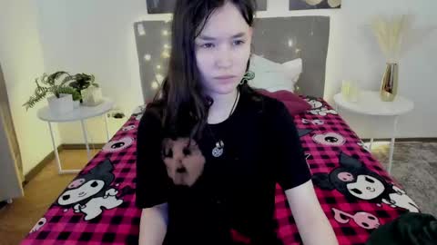 _emily__strike_ online show from May 25, 2026, 1:33 am