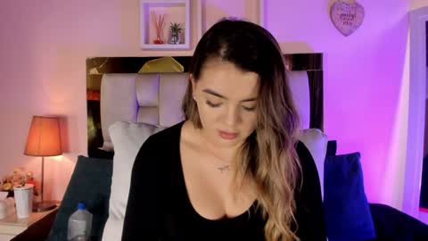 Isabella online show from April 30, 2026, 12:11 pm