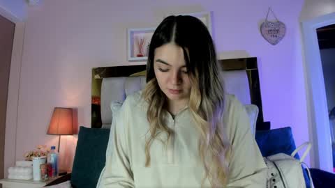 Isabella online show from May 1, 2026, 12:10 pm