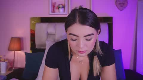 Isabella online show from June 18, 2026, 12:09 pm
