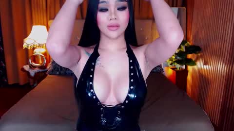 _empressvalerie_ online show from January 8, 2026, 1:41 am