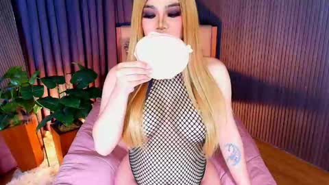 _empressvalerie_ online show from June 4, 2026, 9:48 am