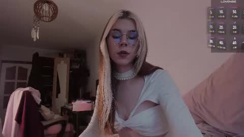 Snapshot of _eva_pleasure_ chatting on April 26, 2026, 9:07 am Eva online show from April 26, 2026, 9:07 am