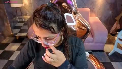  evoni  online show from October 26, 2025, 7:42 pm