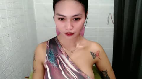 STEFFANNY WELL. online show from November 17, 2025, 3:29 pm