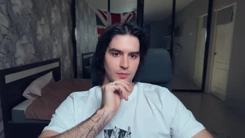 Keanu online show from November 20, 2025, 3:45 pm