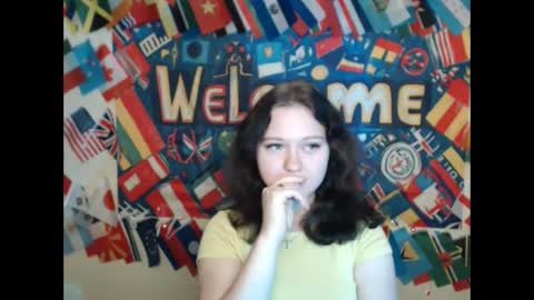 Snapshot of _foxy_lady chatting on October 14, 2025, 6:36 am Alice online show from October 14, 2025, 6:36 am