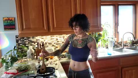 Frankie Rivers allmylinks  online show from February 25, 2025, 11:44 pm