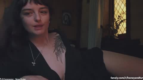 Jacqui  Queen goddess motorcycle mozzarella Jaq  next livestream see bio online show from May 3, 2026, 11:11 pm