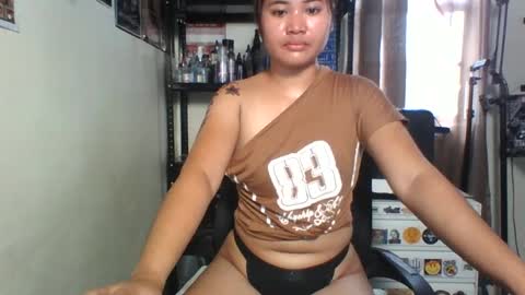 Snapshot of _genevieve22_ chatting on July 3, 2026, 2:51 am genny online show from July 3, 2026, 2:51 am