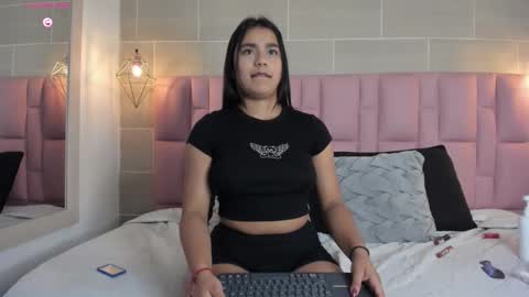 _gia_rose online show from September 29, 2025, 3:17 pm