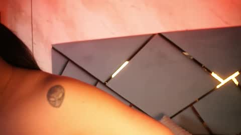 _giggy online show from December 4, 2025, 11:30 am