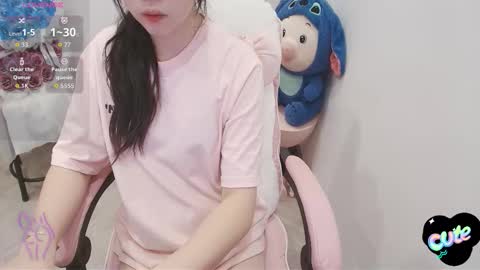 Snapshot of _girlcute_ chatting on October 13, 2025, 2:17 pm Anna online show from October 13, 2025, 2:17 pm