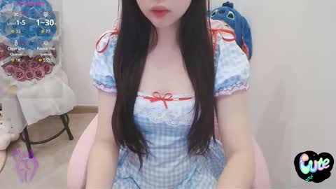Snapshot of _girlcute_ chatting on October 21, 2025, 2:40 pm Anna online show from October 21, 2025, 2:40 pm