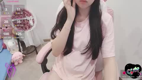 Snapshot of _girlcute_ chatting on November 7, 2025, 2:06 pm Anna online show from November 7, 2025, 2:06 pm