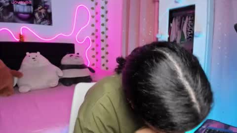 LEEP  online show from October 26, 2025, 1:33 am