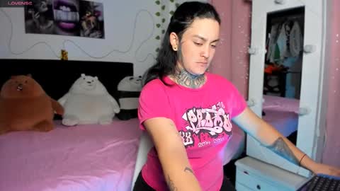 LEEP  online show from October 27, 2025, 1:42 am