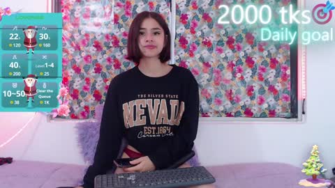 Gwen online show from December 11, 2024, 4:07 am