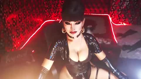 Snapshot of _hailyourqueenx chatting on December 23, 2024, 5:06 am GoDDess  Chloe online show from December 23, 2024, 5:06 am