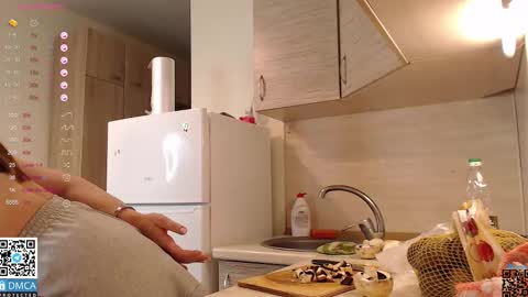 Hi everybody my name is Halsey online show from October 16, 2025, 1:23 pm