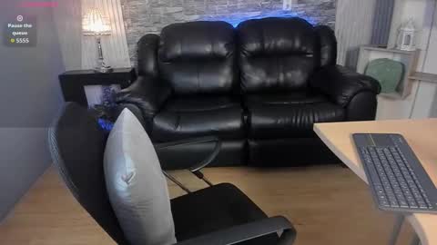 Snapshot of _hanna_miller__ chatting on February 11, 2026, 7:52 pm Hanna online show from February 11, 2026, 7:52 pm