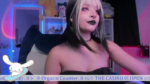 Snapshot of _heavenly_blue_ chatting on June 18, 2026, 9:41 pm Bluey online show from June 18, 2026, 9:41 pm