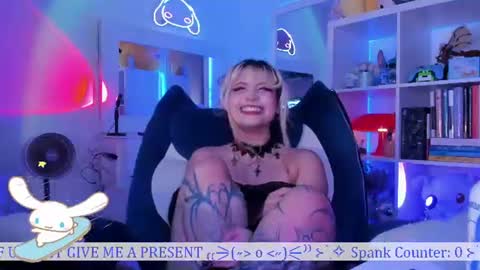 Snapshot of _heavenly_blue_ chatting on July 14, 2026, 2:05 am Bluey online show from July 14, 2026, 2:05 am
