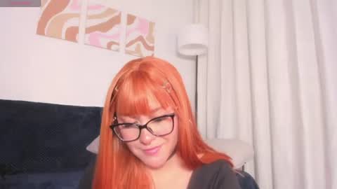 Snapshot of _heybee chatting on July 8, 2026, 10:47 pm Bee. online show from July 8, 2026, 10:47 pm