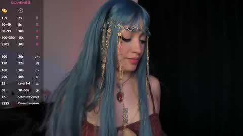 Jenn  online show from November 19, 2025, 7:08 am