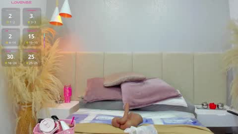 Darlis  online show from November 23, 2025, 12:16 pm