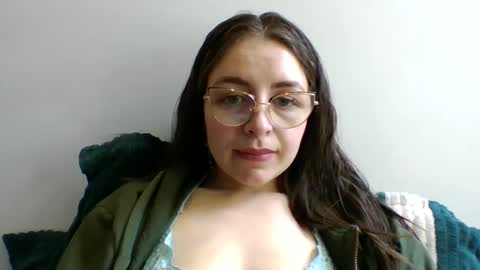Isa online show from September 30, 2025, 5:18 pm