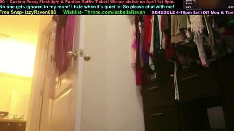 Snapshot of _isabelleraven chatting on April 3, 2026, 9:02 pm IsabelleRaven online show from April 3, 2026, 9:02 pm