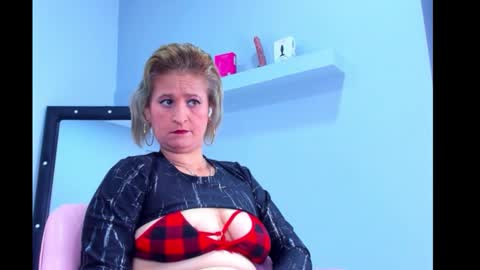 Snapshot of _jaadee_ chatting on February 6, 2026, 1:14 pm JADE online show from February 6, 2026, 1:14 pm