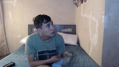 Melody liam online show from December 14, 2024, 4:42 pm