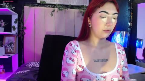 Mia online show from December 17, 2024, 1:49 pm