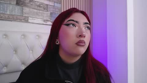 Mia online show from January 4, 2025, 1:31 pm