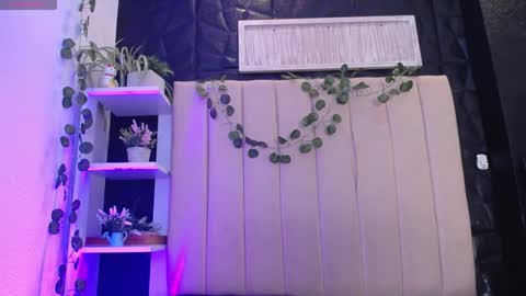 Mia online show from January 14, 2025, 3:57 pm